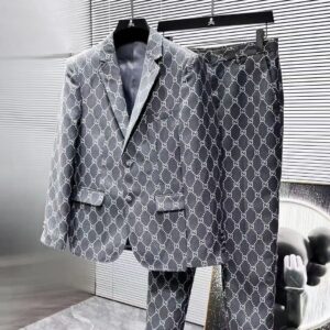 Classic Men’s Suit